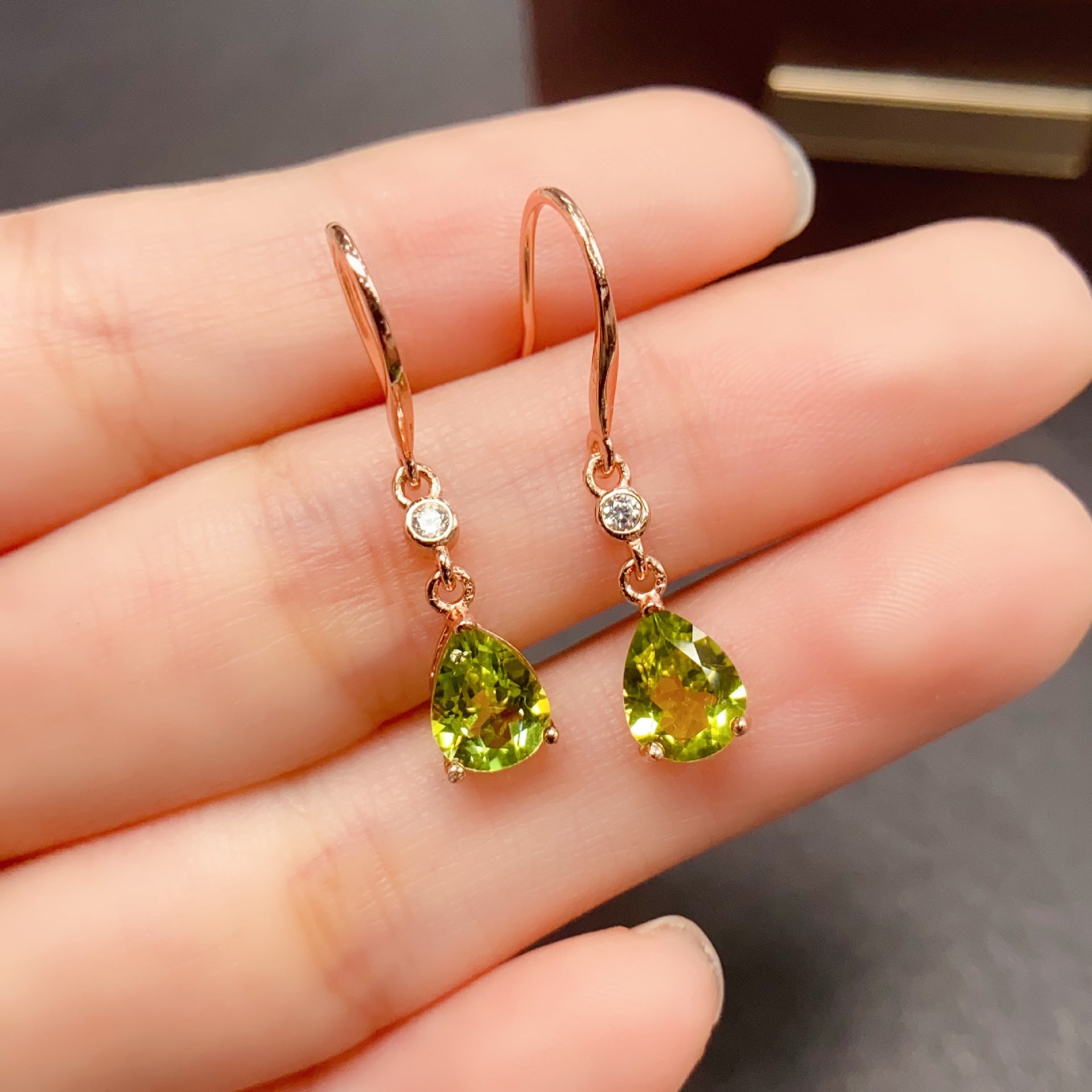 Boucles d'oreilles Peridot Stud naturelles S925 Silver Vacation Style