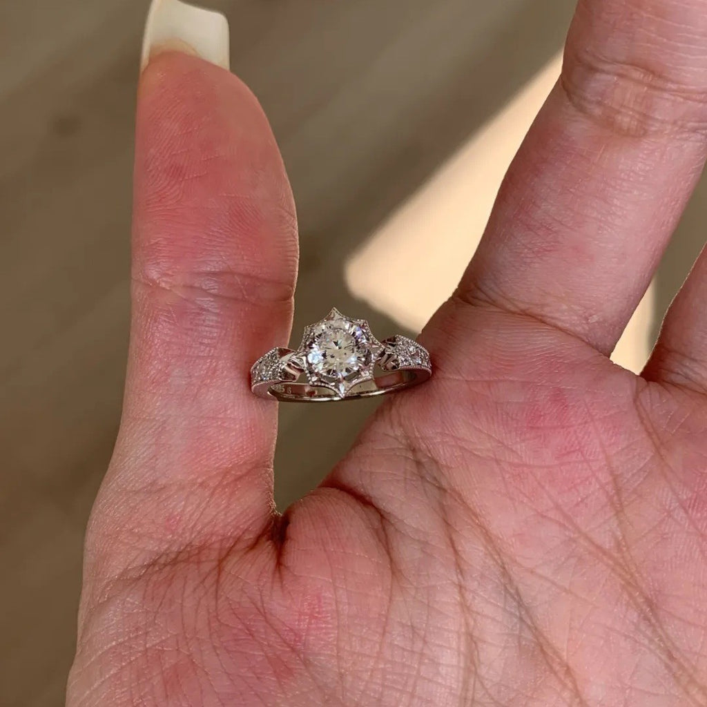 Anneau d'étoile à huit points en diamant plein éclat