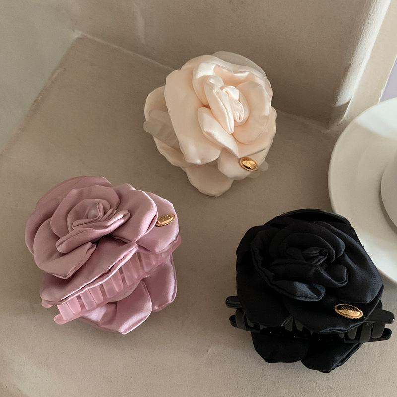 Chic Satin fleurs cheveux clip demi-haut coiffeur