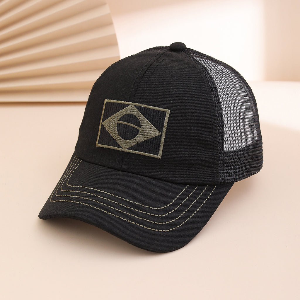 Motif géométrique brodé simple et fashionable Casquette de baseball tissu net pour l'été Ou