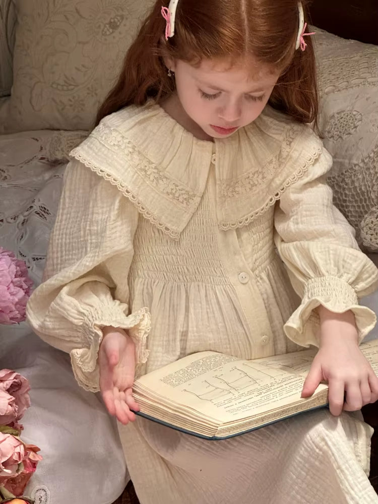 Robe longue en col en dentelle pour enfants