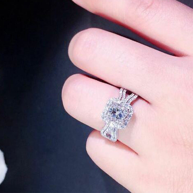 Exquise bague de fiançailles pour femmes Zircon pleine diamant