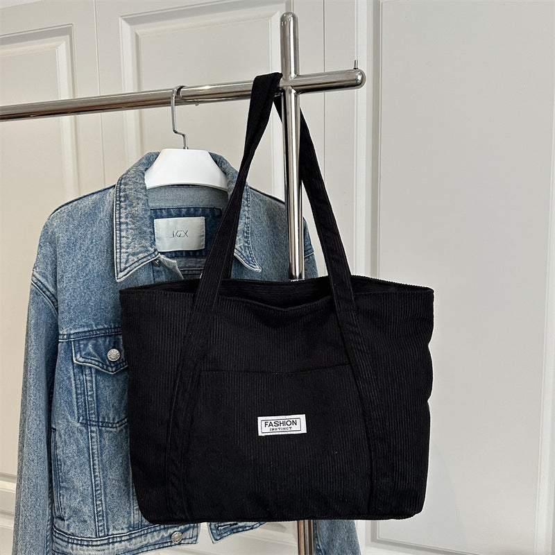 Large capacity casual and versatile shoulder bag