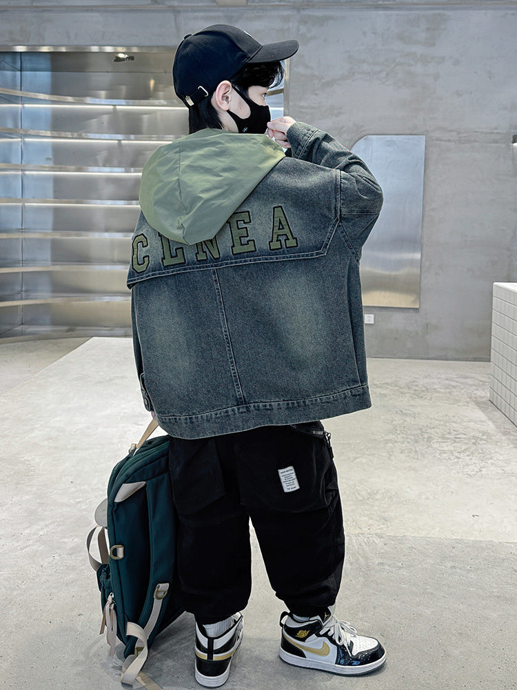 Manteau de denim pour garçon plus âgé