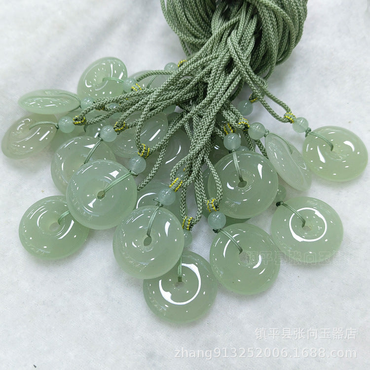 Ice Bottom Vert Aventurine Sécurité Buckle Pendentif Hommes et femmes Pendentif Jade Pendentif Jade