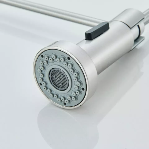 Robinets de mélangeur d'évier en argent monobloc avec vaporisateur de tuyau de sortie
