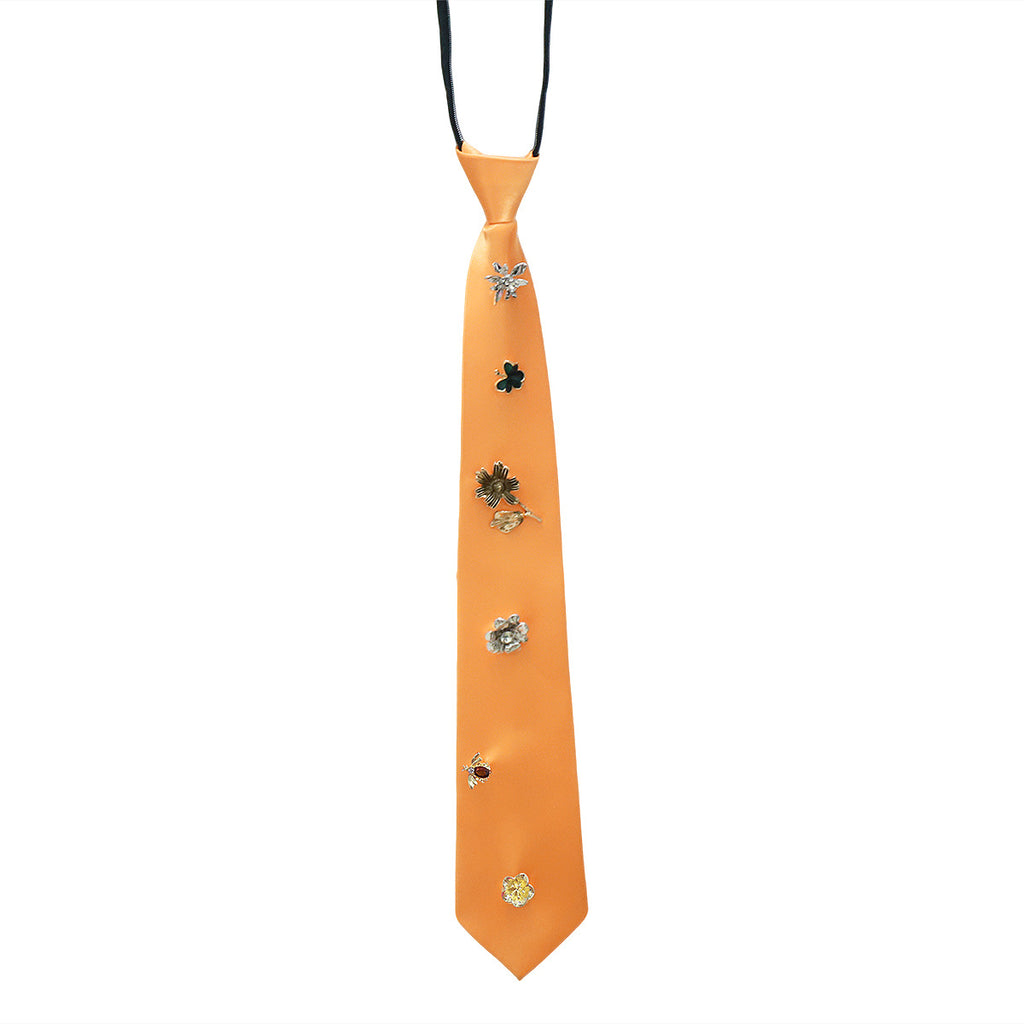 Accessoire aux fleurs en alliage de style rétro avec une cravate rouge et noire