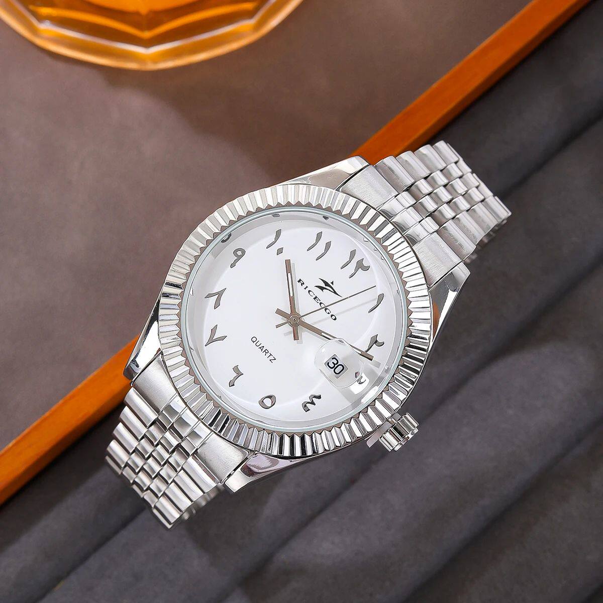 Montres de mode hommes Date haut de gamme de luxe Casual Sport