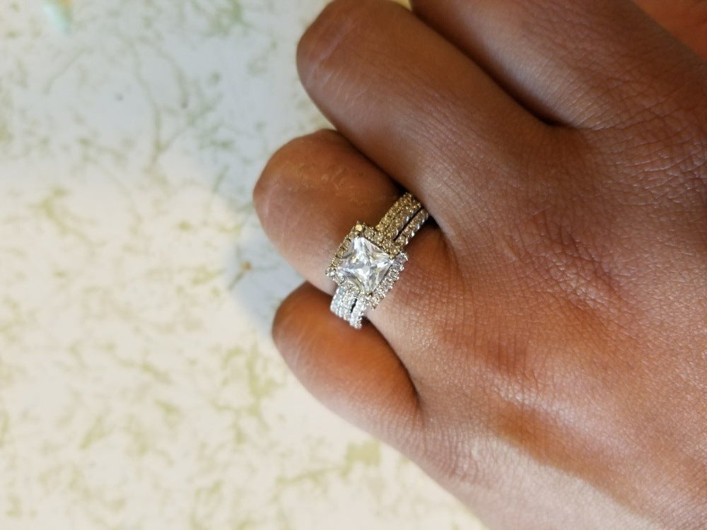 La mode féminine Versatile Simple Zircon Ring