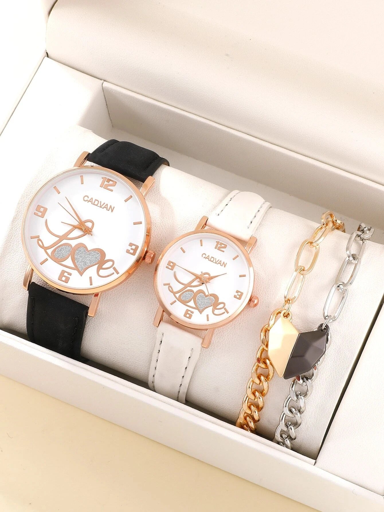 Mode simple tout-match couple montre coeur bracelet costume