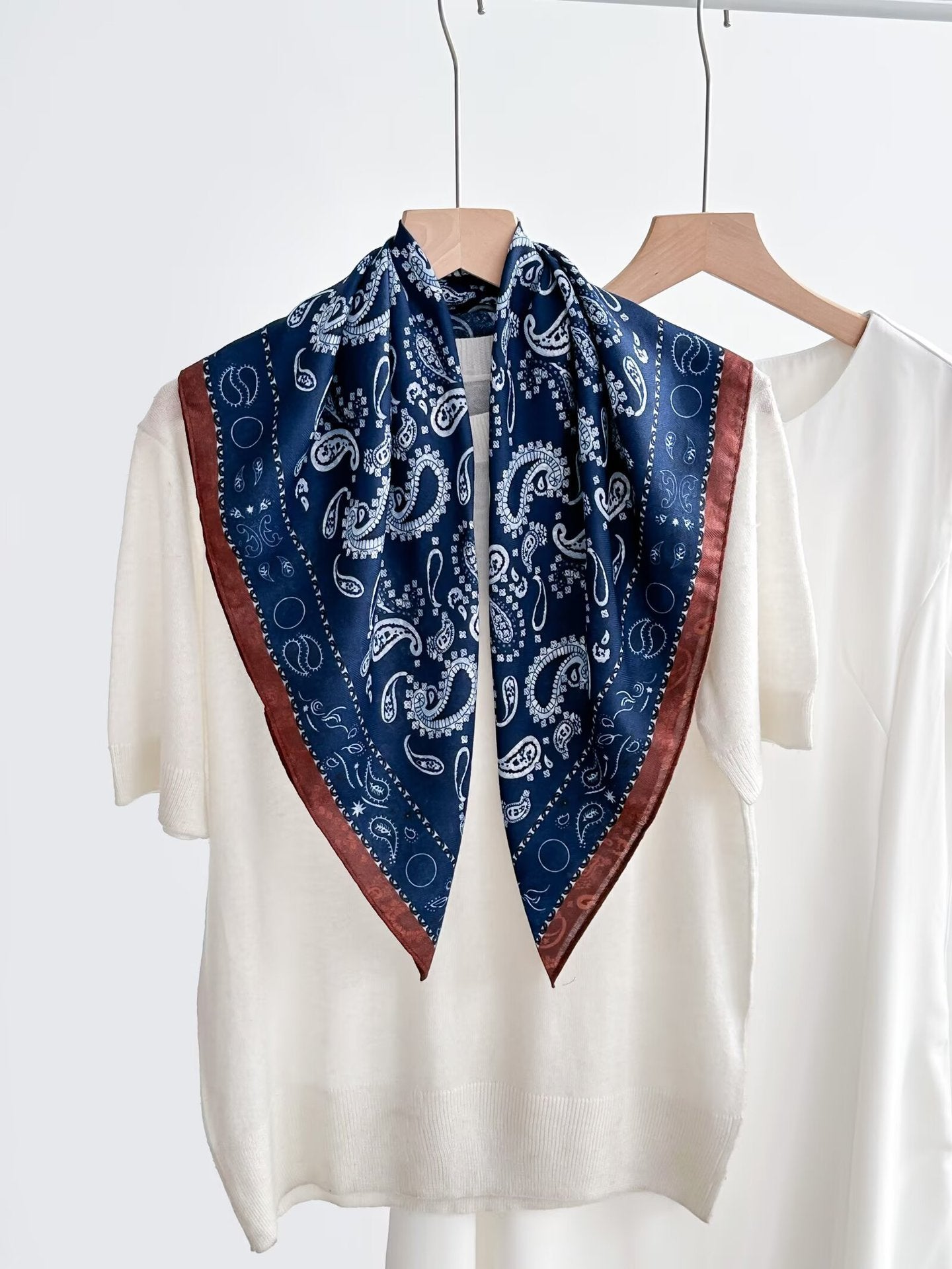 Echarpe de soie haut de gamme vintage pour femmes