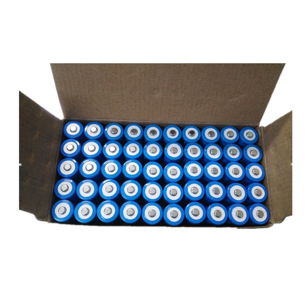 Batterie de 50 et 100pcs 3.7V Li-ion rechargeable 3000mAh 18650 Batteries pour lampe de poche de torche L