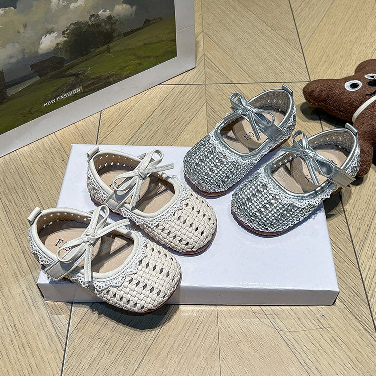 La mode des enfants Hollow Princesse Chaussures Summer Style Filles' Soft Bottom Hollow Baotou Lit
