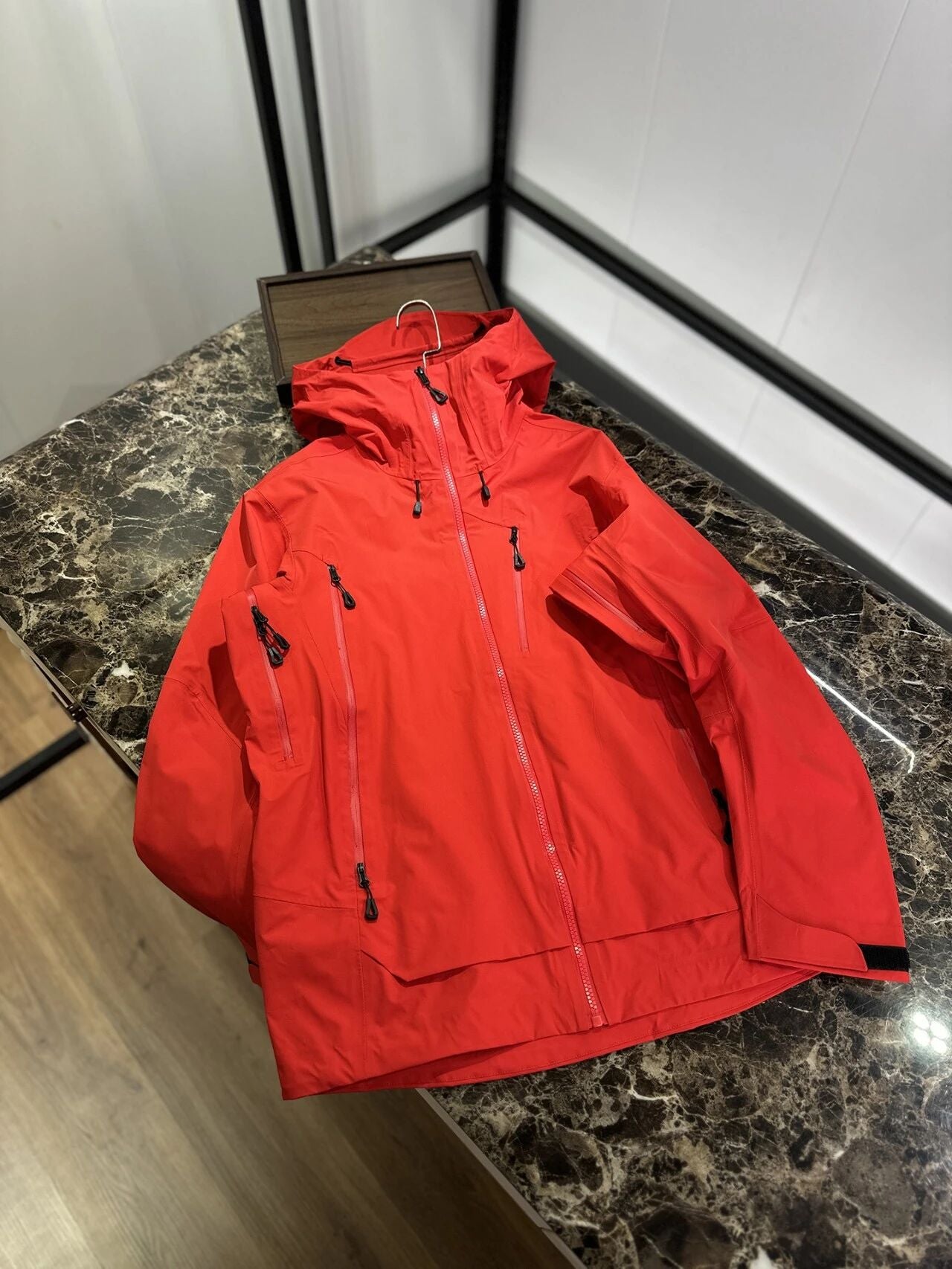 Hommes Veste de pluie à capuche entièrement Seam scellé brise-vent imperméable respirant extérieur Shell J