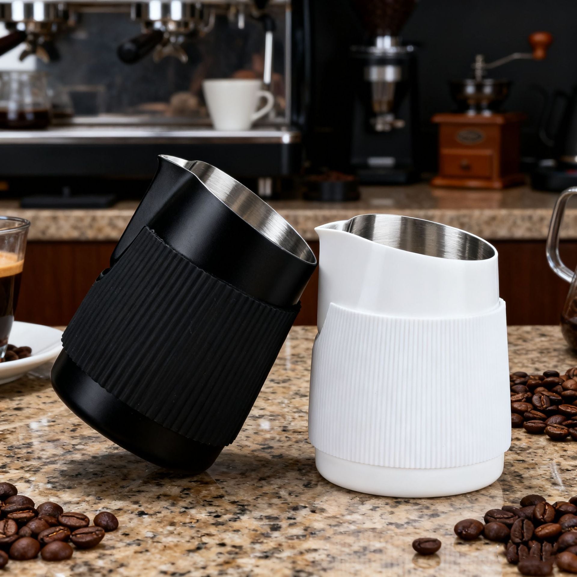 Silicone recouvert résistant à la chaleur en acier inoxydable Spout Latte Art Pitcher Café Latte Art P