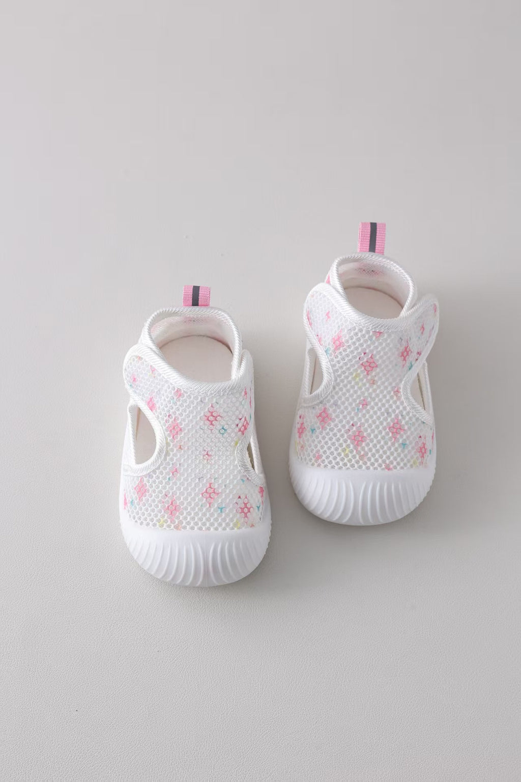Chaussure d'été pour bébés sans glissade