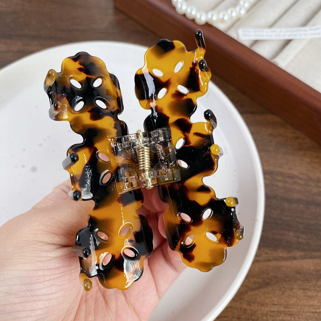 Beau Clover Acetate Grip Pearl Dopamine Temperament Personality Shark Clip Simple Et