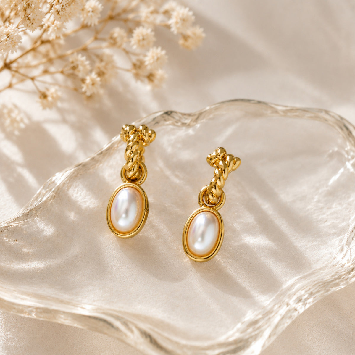 Boucles d'oreilles élégantes et délicates en perles de noeuds tordus