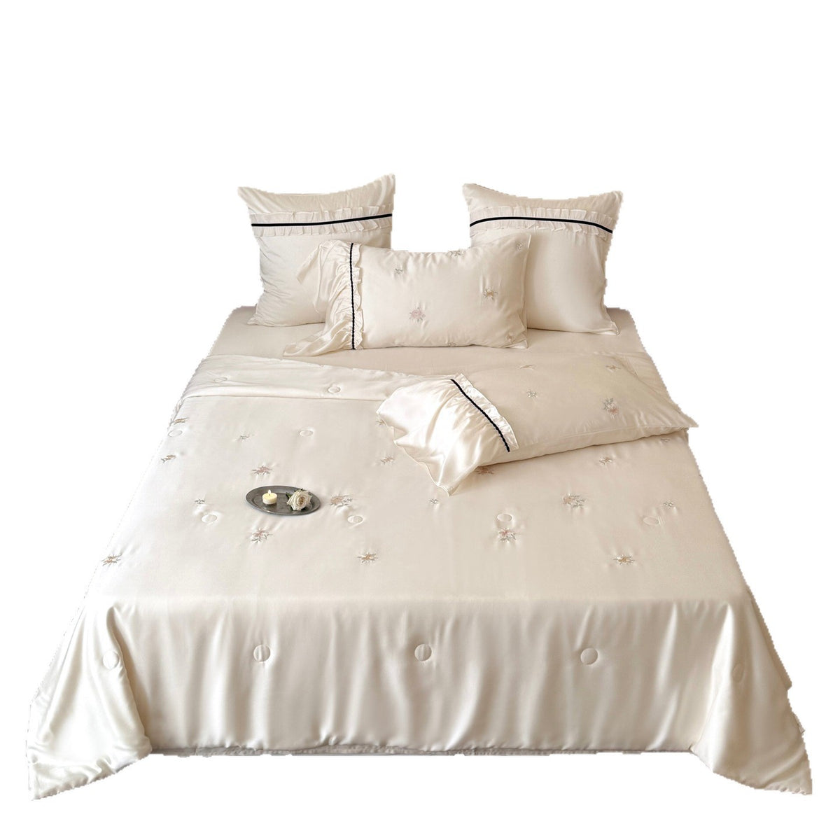 Floral Embroidery Tencel Cool-Smooth Summer Quilt Four-Piece Set