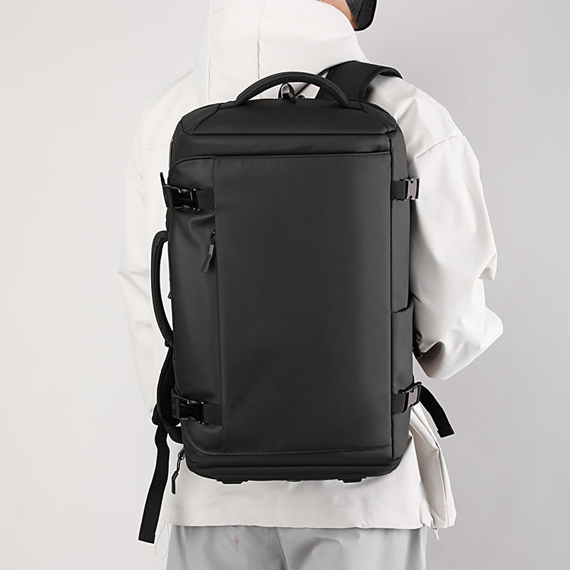 Le sac à dos extérieur de style Box présente une ouverture large