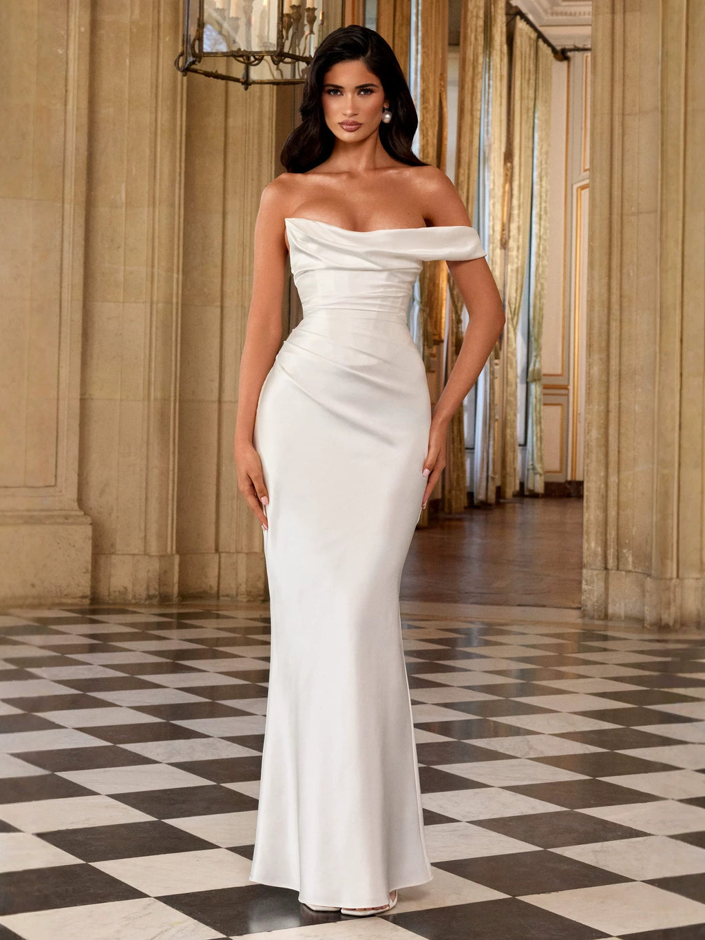 Robe longue à cisaillement mince sans épaule