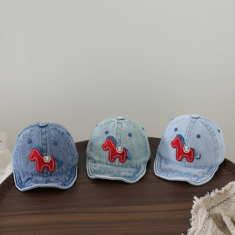 Chapeau de canard denim lavé à l'eau pour nourrissons avec cheval rouge brodé trois dimensions mignon A