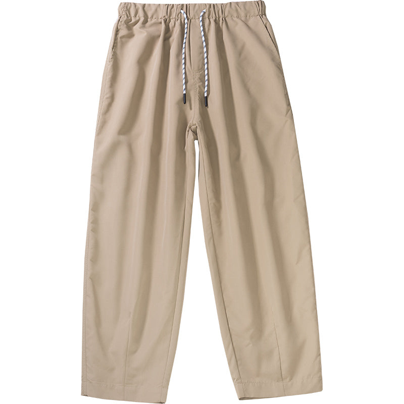 Pantalon de base pour les jeunes qui n'ont pas d'argent