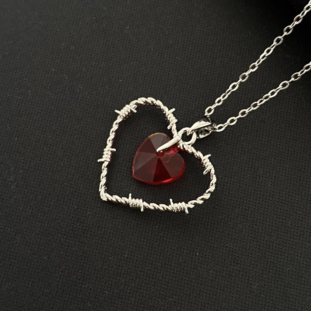 Collier de coeur rouge pour les femmes