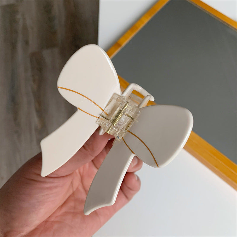 Fermoir acide acétique papillon doux et éblouissant