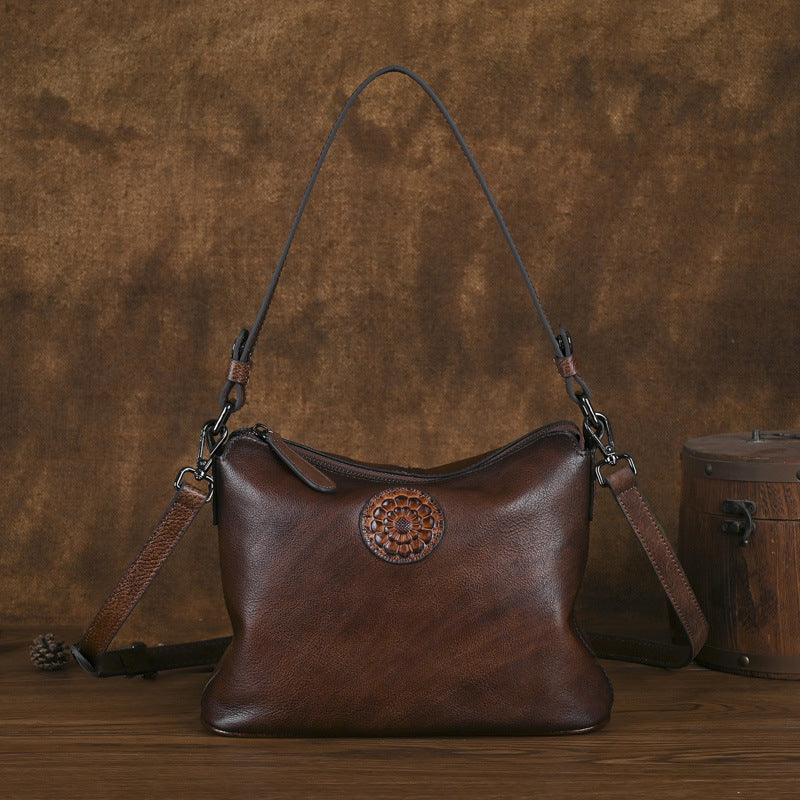 Vieilles femmes en cuir plein grain sac croisé