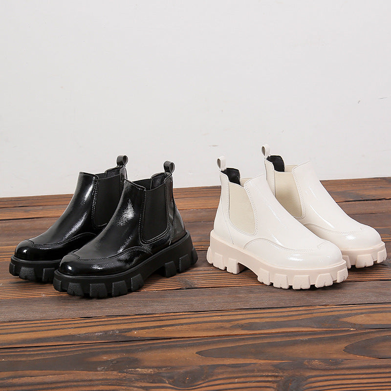 Bottes en cuir verni avec talon de haie