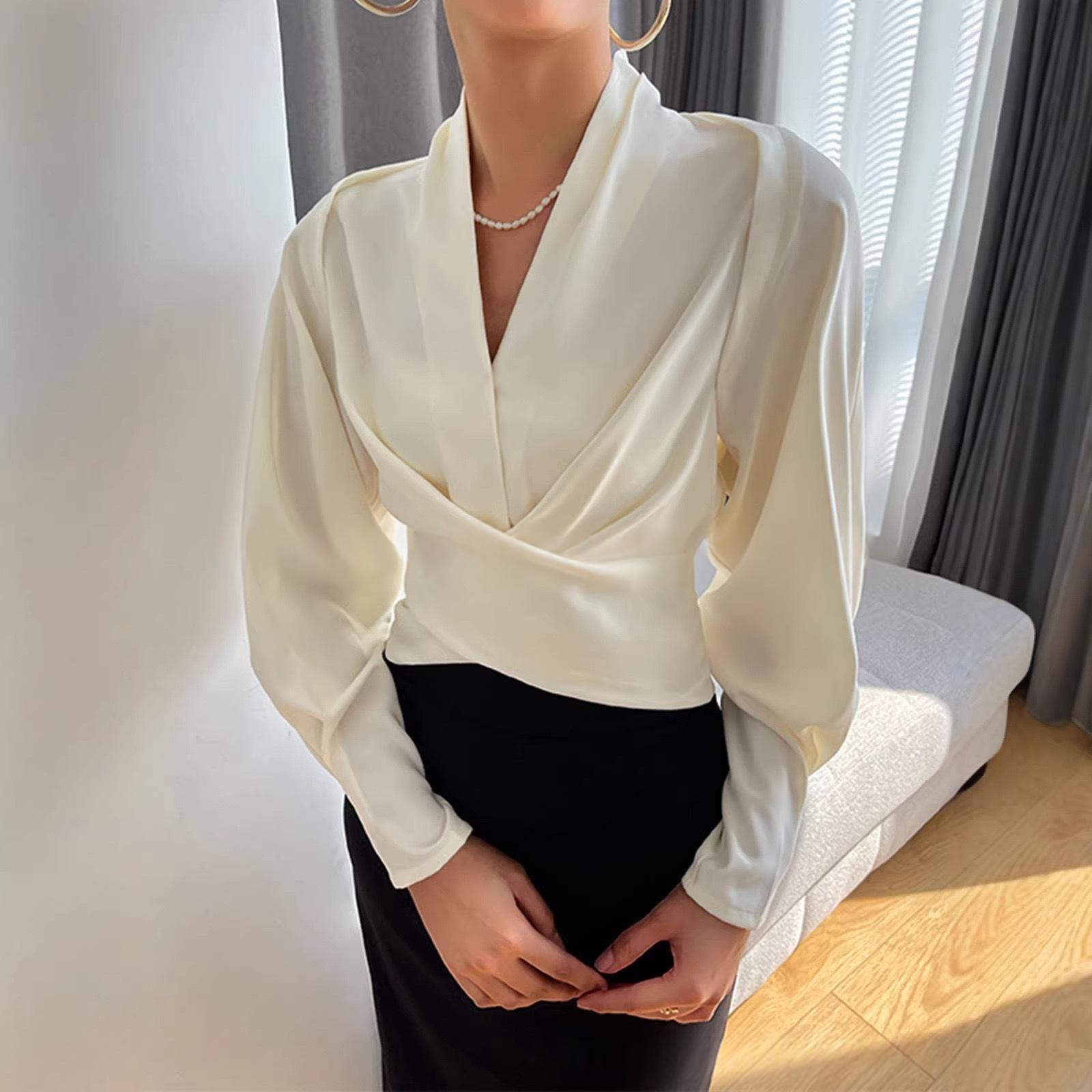 Chemise femme col V Slim-fit couleur unie