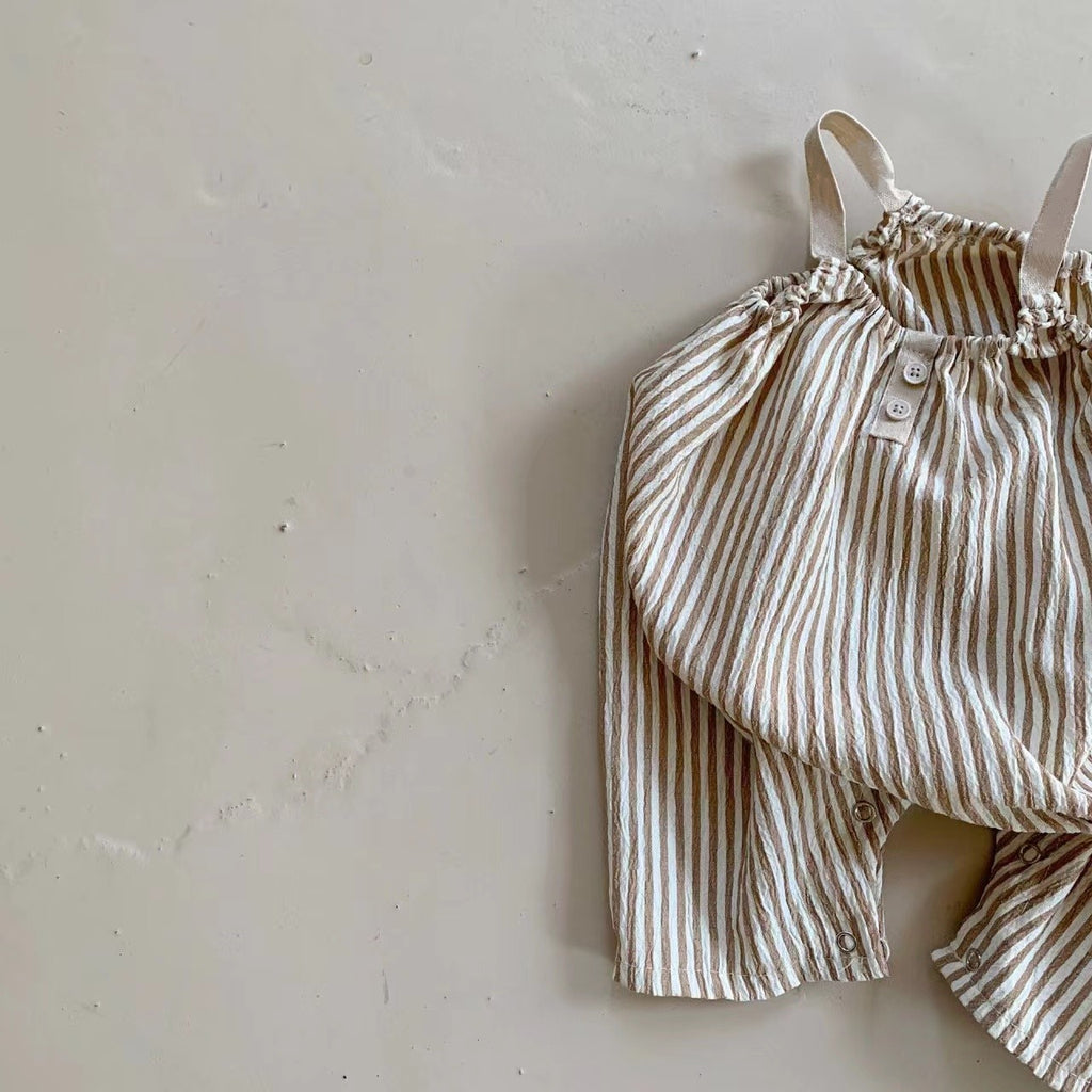 Bébé d'été mince verticale suspension rayée combinaison