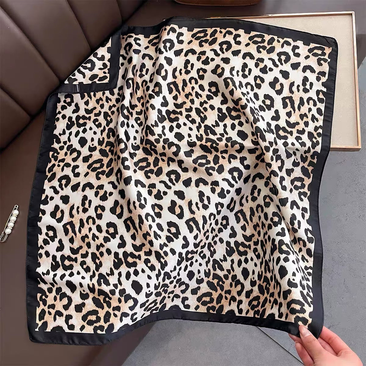 Écharpe carrée femmes Modeable petit mouchoir 70cm