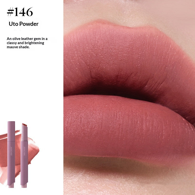 Matte Lip Liner dans un teint de levure pour un doux