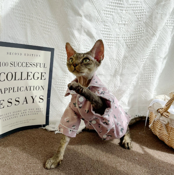 Sphynx Chat Lilac Floral Pajamas d'été avec boutons Snap pour chats sans cheveux Devon Rex