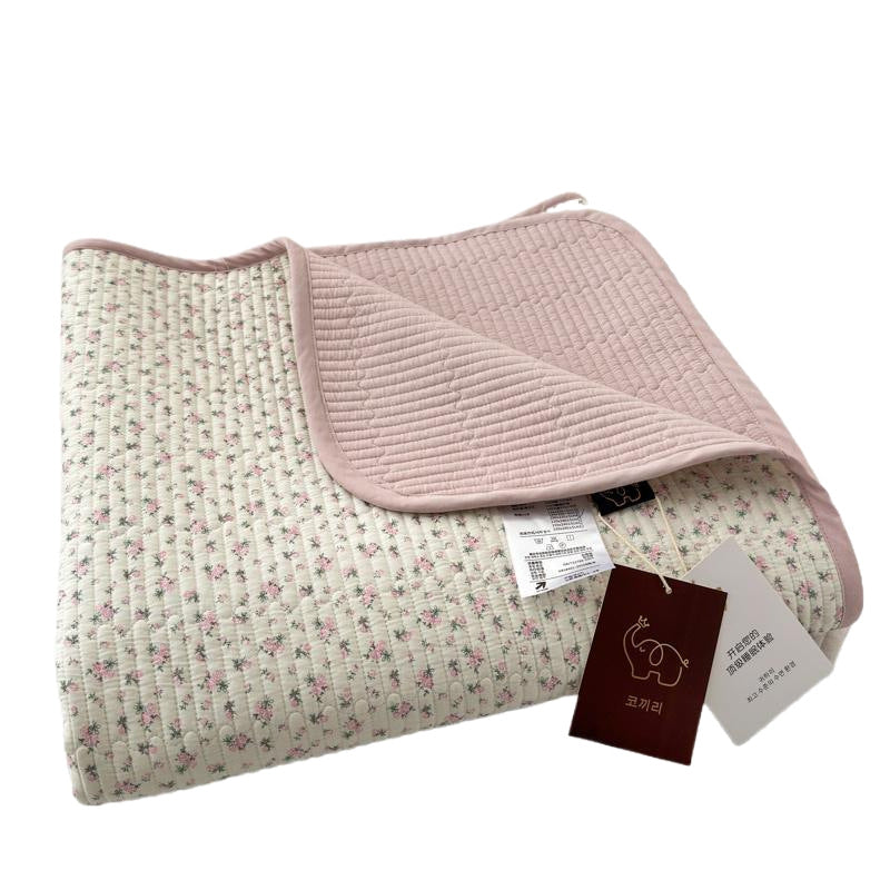 Double-sided pure cotton quilted throw