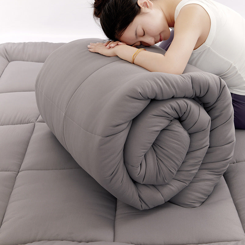 Thick, soft, warm quilt for spring, autumn, and winter