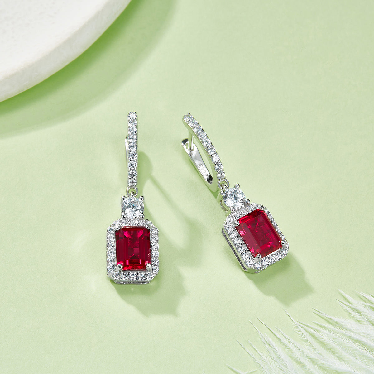 S925 Boucles d'oreilles de lab-grown en argent sterling coupées en gouttes