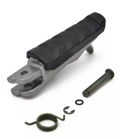 Right foot pedal for motorcycles