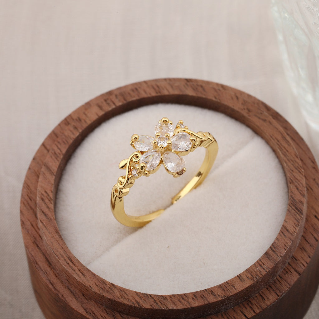 European And American Hot-Selling Fashionable and Unique Water Drop Zircon Anneaux pour femmes