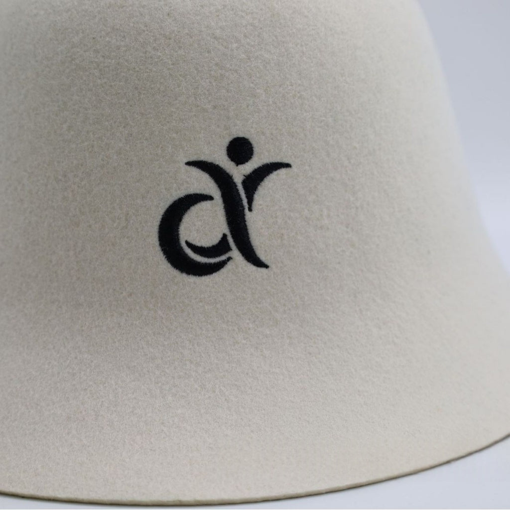 Capuchon simple de séchage des cheveux absorbant de couleur solide