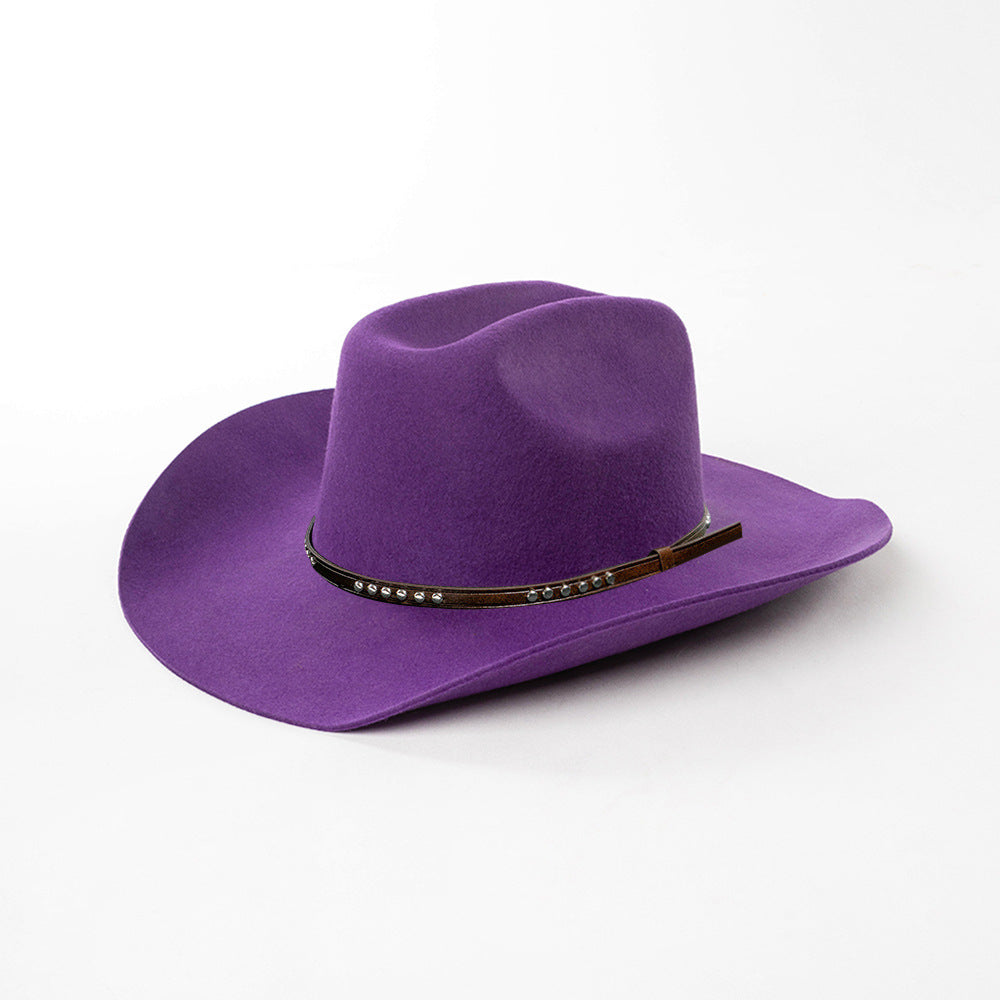 Laine haut mode avec rivet et ceinture de détail avec un chapeau de style Brimjazz Curled