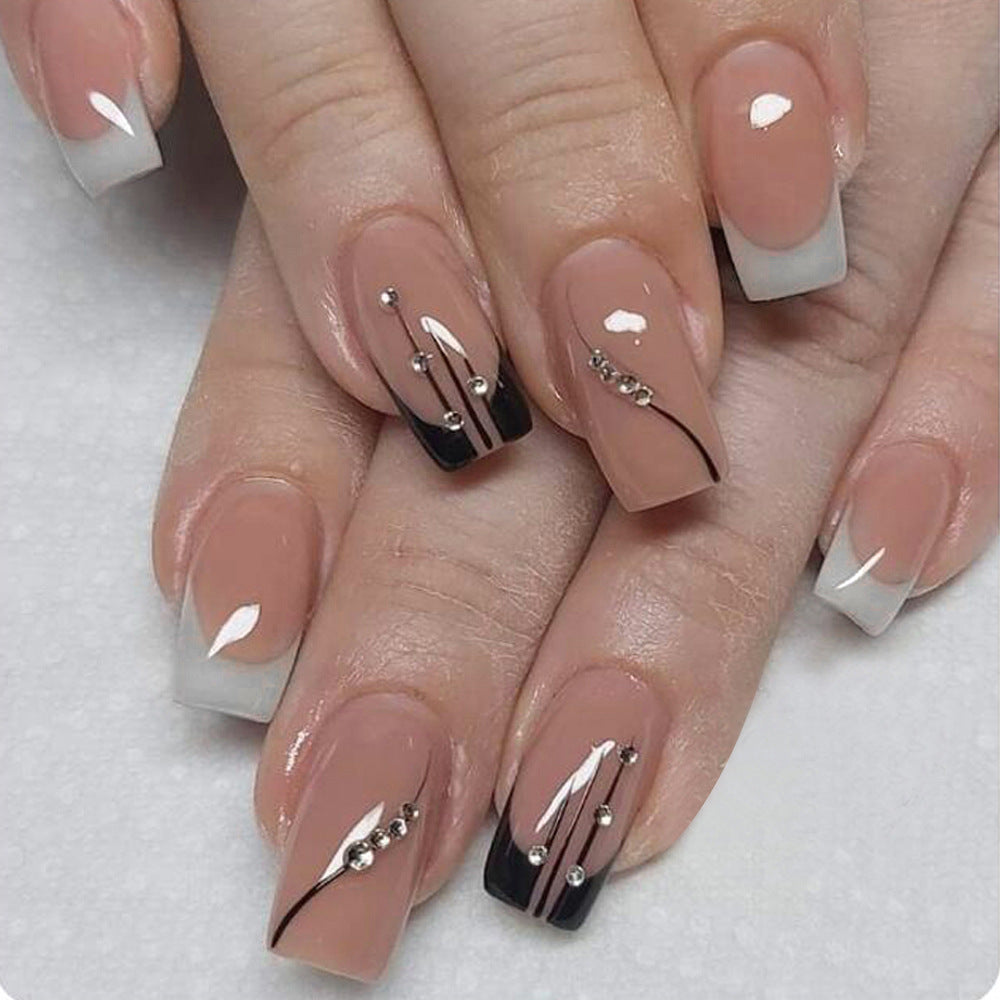 Améliorez votre style 24 pièces long carré pièces de ongles artificiels avec des bandes françaises élégantes