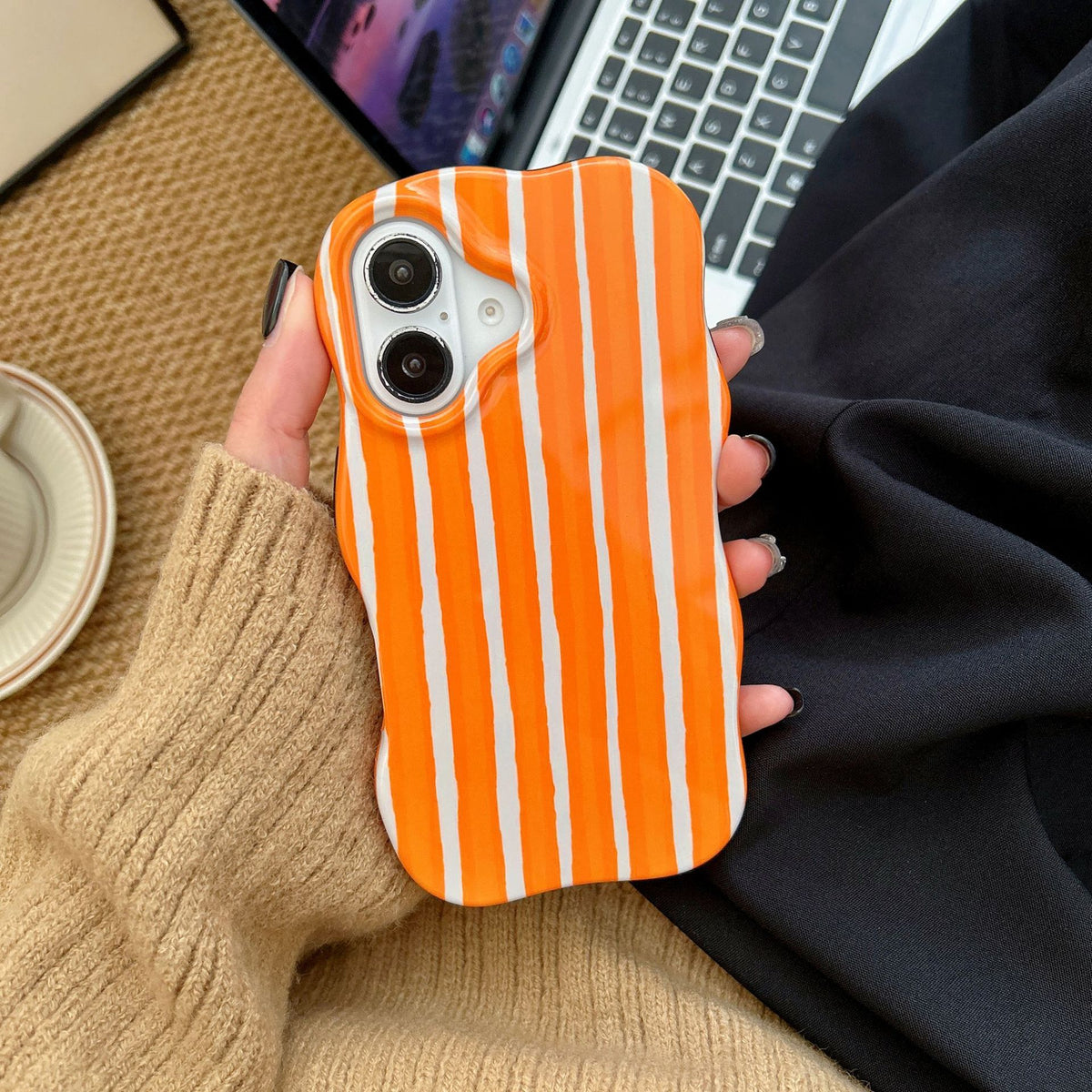 Niche Color Block Scratched Phone Case
