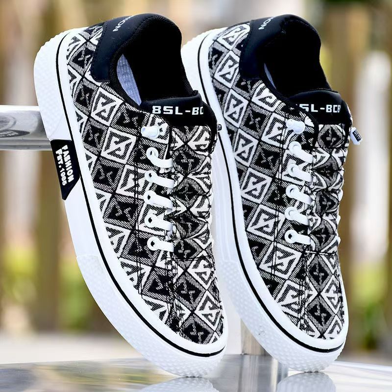 Versatile thin canvas casual sneakers for teenagers