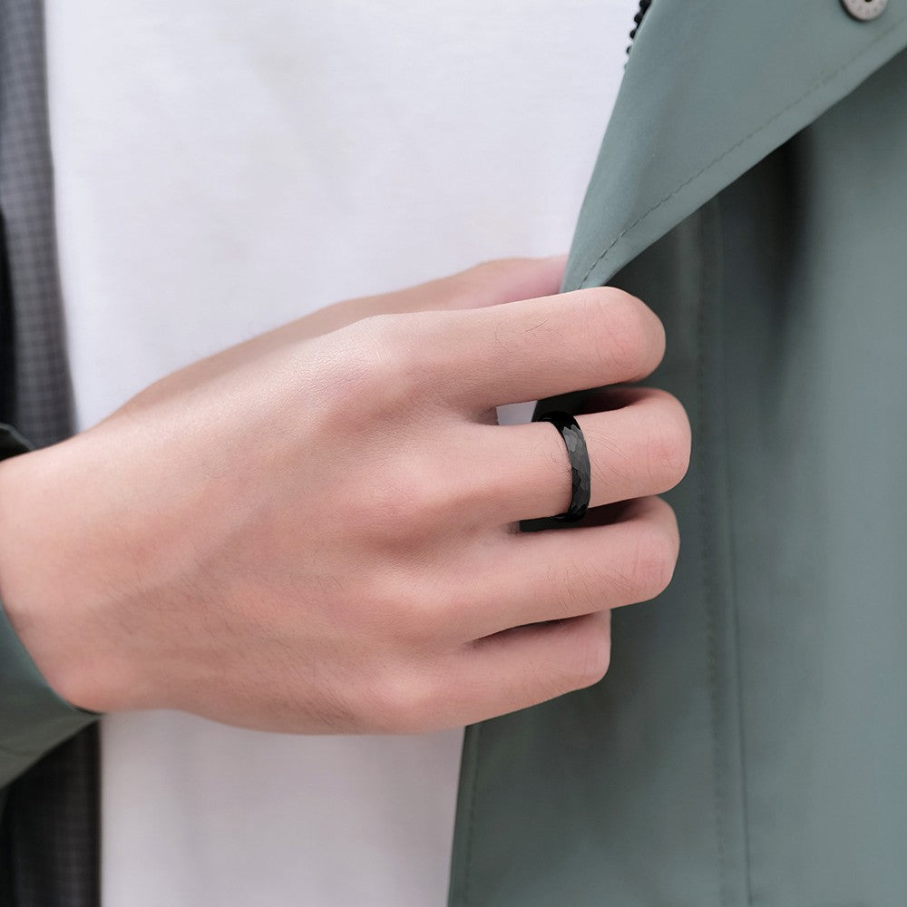 Bague en acier inoxydable marbré à l'échelle du poisson rétro