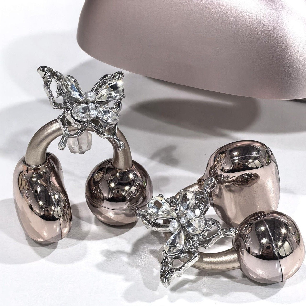 Full Diamond Bow Casques Perceuse Buckle de style européen et américain Special-interest Desi