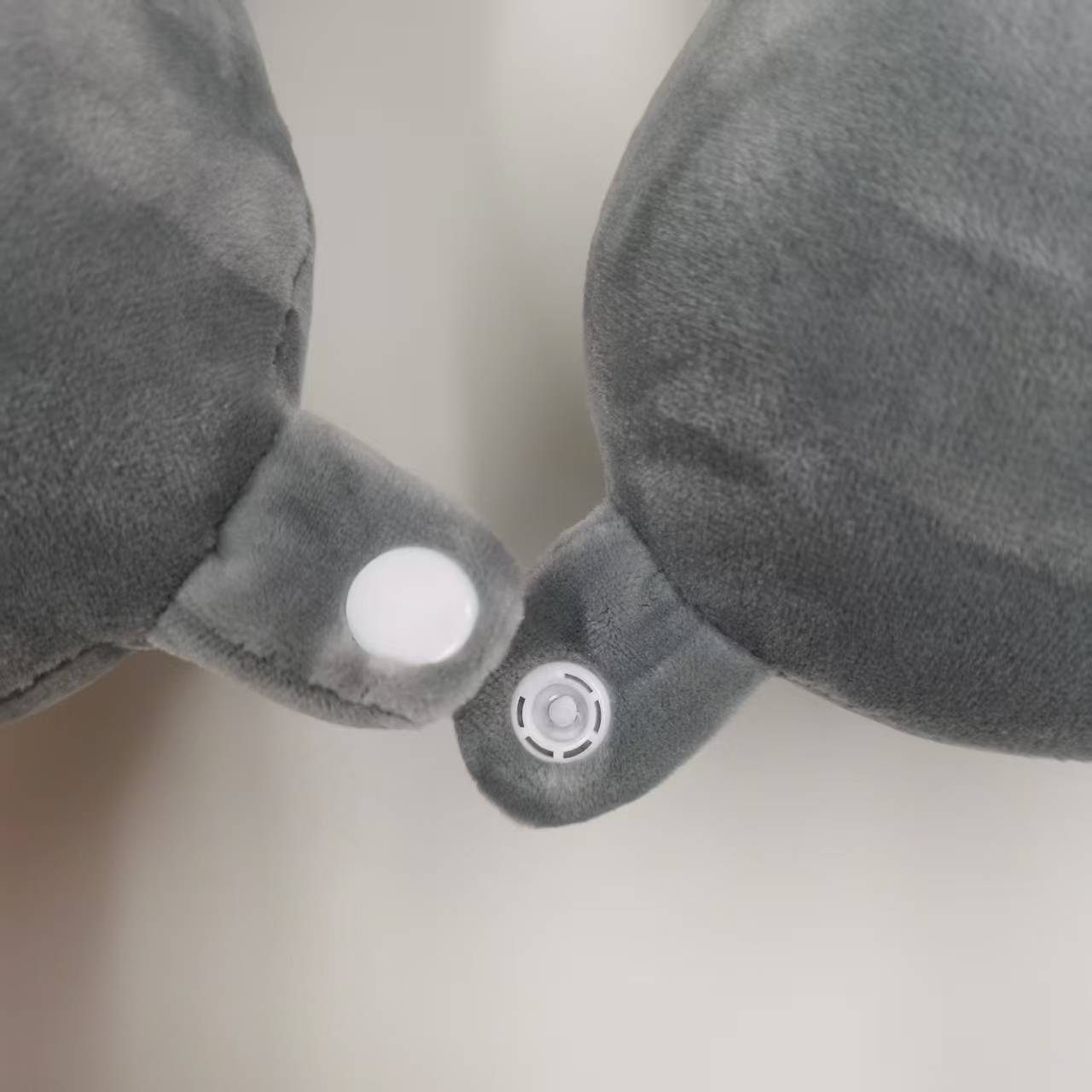 Cute Grey Koala Oreiller de cou américain