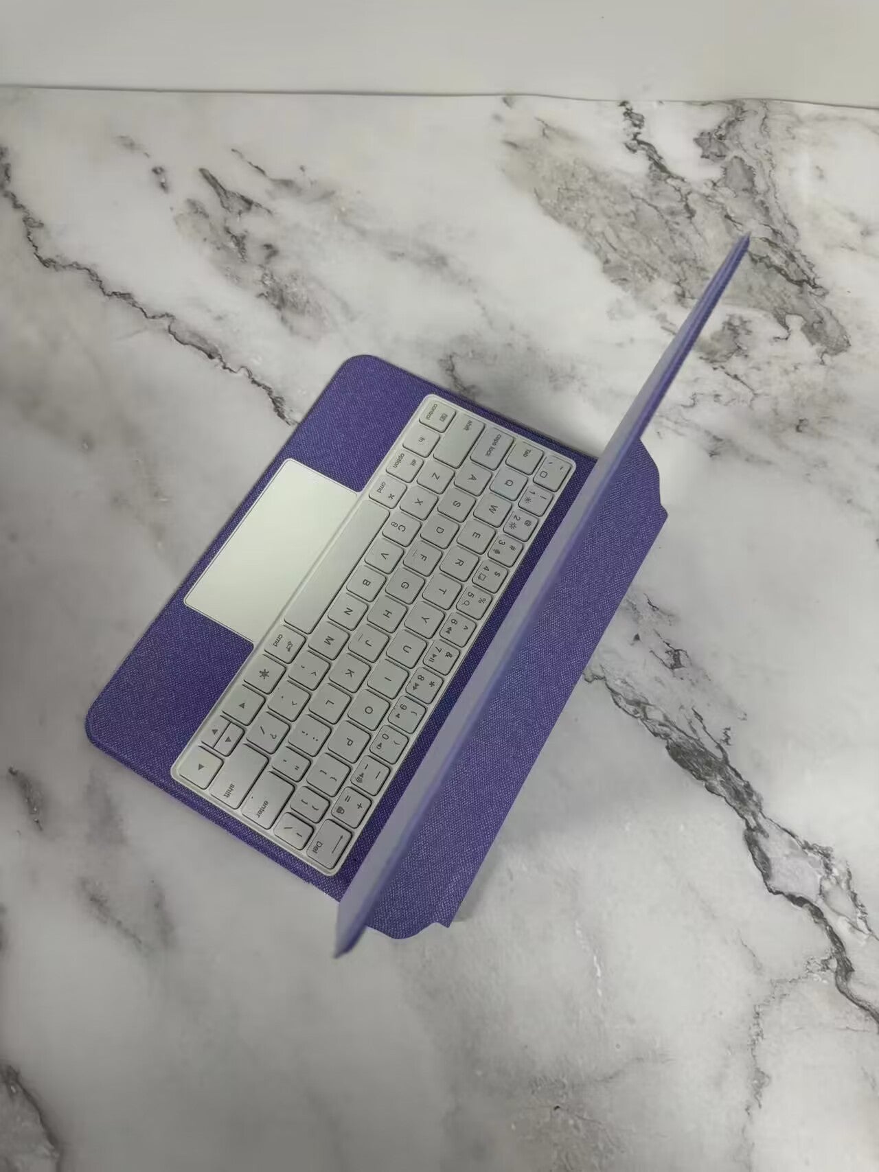 Clavier Bluetooth Tablette magnétique suspension intégrée